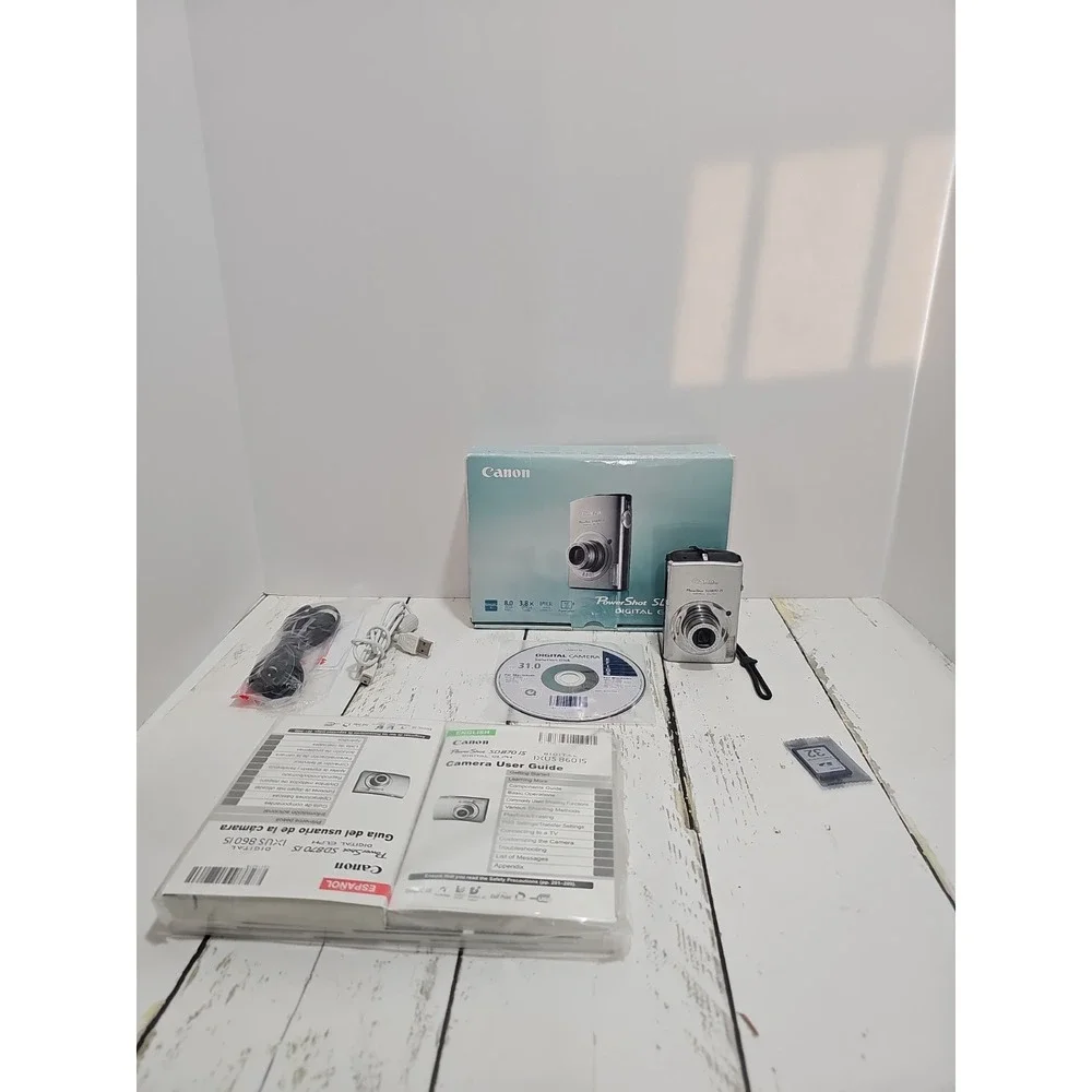 Canon PowerShot SD 870 IS Digital ELPH 8.0MP 3.8x Digital - Silver FOR PARTS